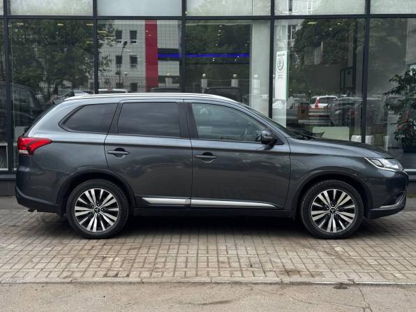 Mitsubishi Outlander III Рестайлинг 3 с пробегом 2019 года, цена 2 050 000 рублей, 181194 км, внедорожник, Автокод Объявления