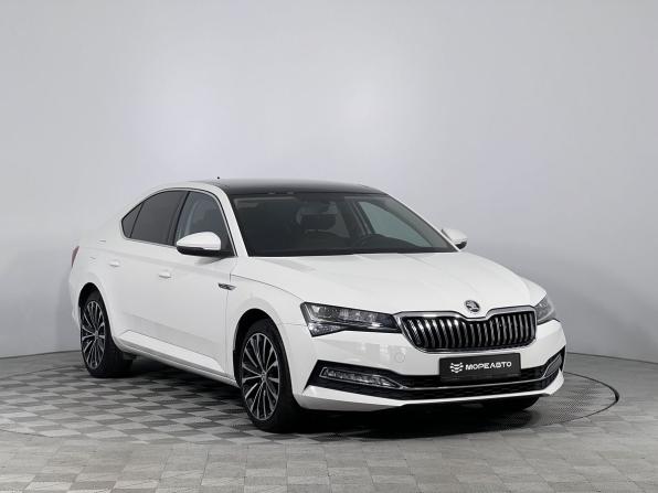 Skoda Superb III Рестайлинг с пробегом 2019 года, цена 2 240 000 рублей, 55567 км, лифтбек, Автокод Объявления