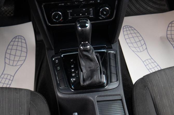 Skoda Superb II Рестайлинг с пробегом 2013 года, цена 1 000 000 рублей, 240000 км, лифтбек, Автокод Объявления