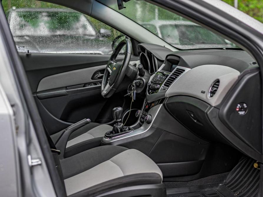 Chevrolet Cruze I Санкт-Петербург  - изображение 12