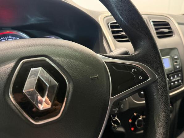 Renault Sandero II Рестайлинг с пробегом 2019 года, цена 1 330 000 рублей, 56001 км, хэтчбек, Автокод Объявления