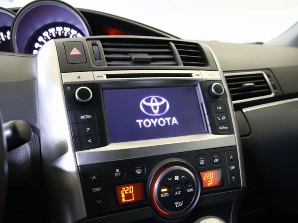 Toyota Verso I Рестайлинг с пробегом 2013 года, цена 1 195 000 рублей, 187037 км, компактвэн, Автокод Объявления