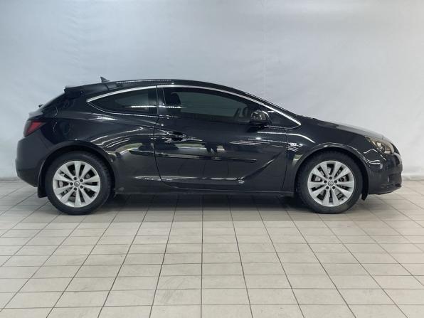 Opel Astra J Рестайлинг с пробегом 2013 года, цена 690 000 рублей, 276386 км, хэтчбек, Автокод Объявления