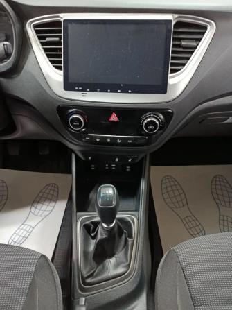 Hyundai Solaris II с пробегом 2017 года, цена 1 030 000 рублей, 123658 км, седан, Автокод Объявления