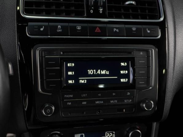 Volkswagen Polo V Рестайлинг с пробегом 2016 года, цена 969 000 рублей, 231716 км, седан, Автокод Объявления
