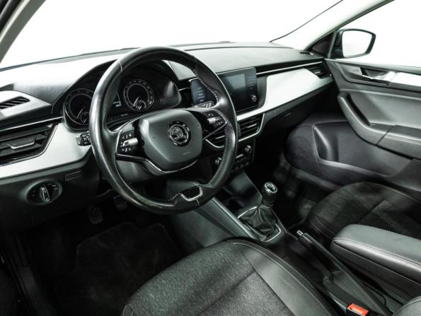 Skoda Rapid II с пробегом 2021 года, цена 1 490 700 рублей, 66561 км, лифтбек, Автокод Объявления