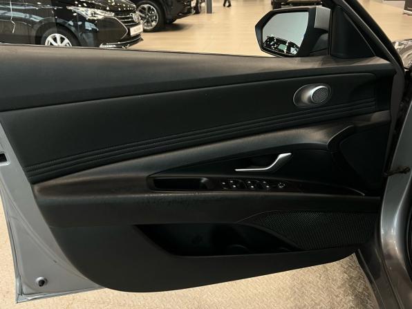 Hyundai Elantra VII (CN7) с пробегом 2021 года, цена 1 640 000 рублей, 133333 км, седан, Автокод Объявления
