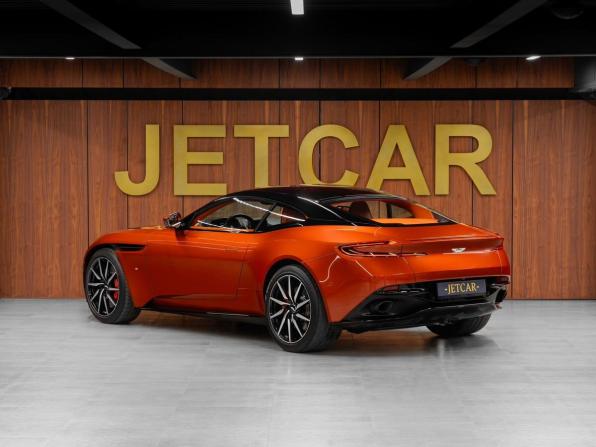 Aston Martin DB11 I с пробегом 2017 года, цена 14 500 000 рублей, 9406 км, купе, Автокод Объявления