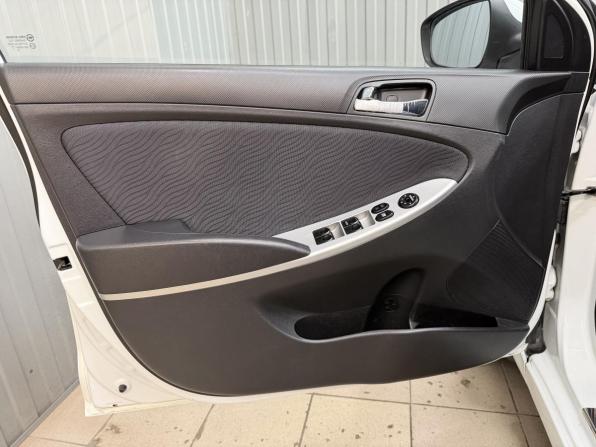 Hyundai Solaris I с пробегом 2013 года, цена 820 000 рублей, 148264 км, седан, Автокод Объявления