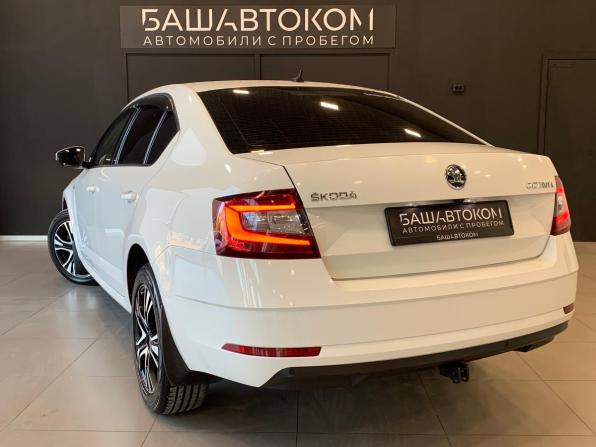 Skoda Octavia III (A7) Рестайлинг с пробегом 2018 года, цена 1 880 000 рублей, 141050 км, лифтбек, Автокод Объявления