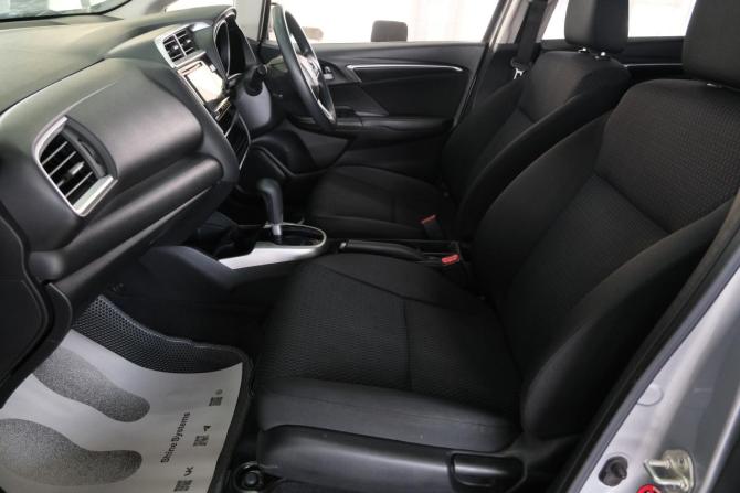 Honda Fit III Рестайлинг с пробегом 2019 года, цена 1 229 000 рублей, 102000 км, хэтчбек, Автокод Объявления