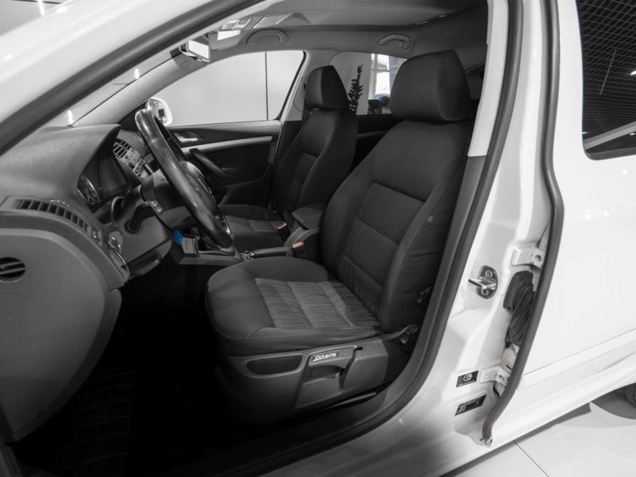 Skoda Octavia II (A5) Рестайлинг Москва  - изображение 9
