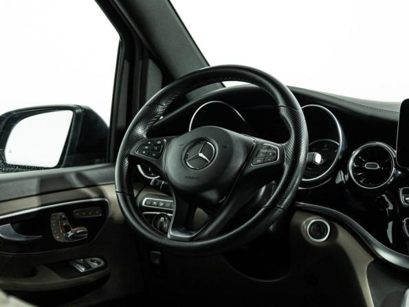 Mercedes-Benz V-Класс III (W447) Рестайлинг с пробегом 2022 года, цена 7 359 300 рублей, 71601 км, минивэн, Автокод Объявления