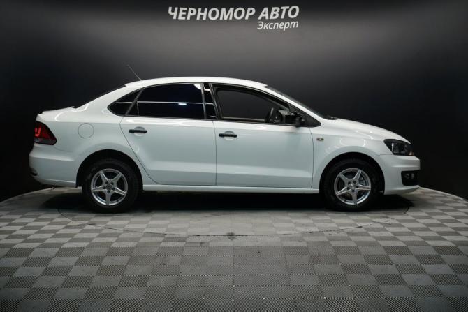 Volkswagen Polo V Рестайлинг с пробегом 2016 года, цена 997 000 рублей, 86000 км, седан, Автокод Объявления