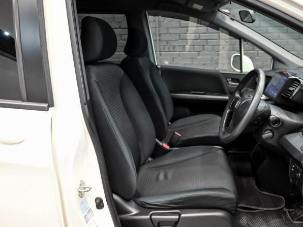 Honda Freed I с пробегом 2011 года, цена 1 100 000 рублей, 217011 км, компактвэн, Автокод Объявления