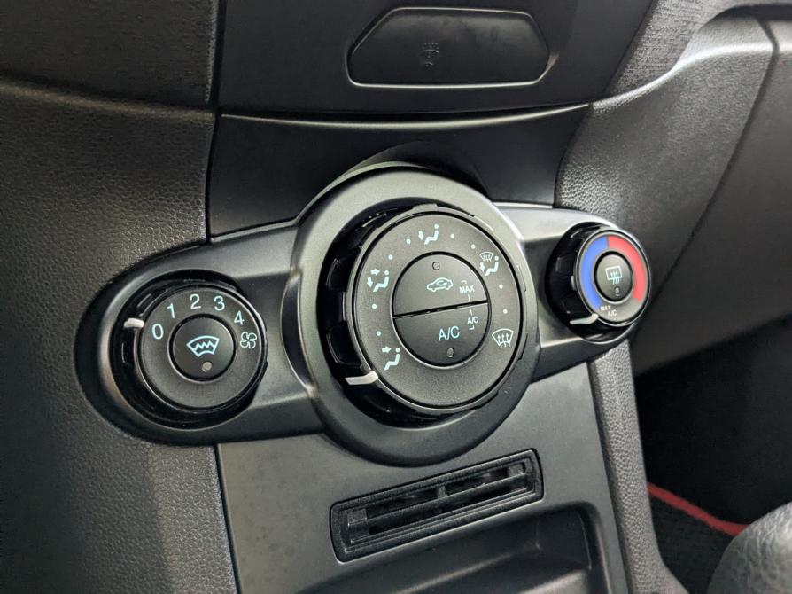 Ford Fiesta Mk6 Рестайлинг Москва  - изображение 14