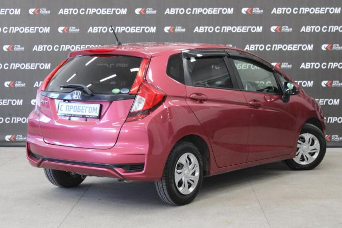 Honda Fit III Рестайлинг с пробегом 2018 года, цена 1 148 000 рублей, 49000 км, хэтчбек, Автокод Объявления