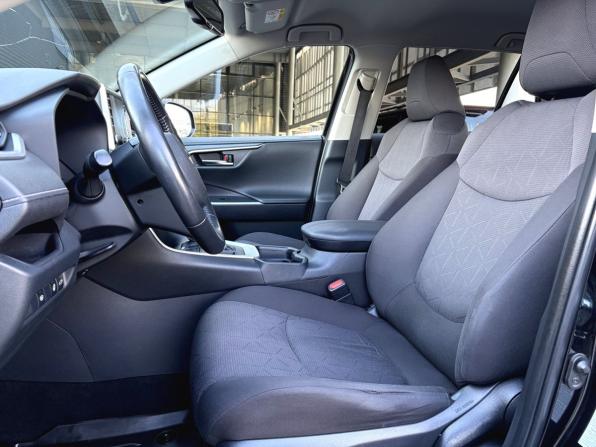 Toyota RAV4 V (XA50) с пробегом 2021 года, цена 3 290 000 рублей, 187456 км, внедорожник, Автокод Объявления