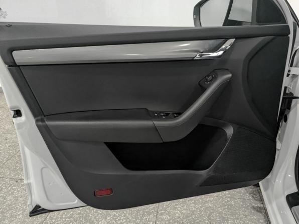 Skoda Octavia III (A7) Рестайлинг с пробегом 2019 года, цена 2 475 000 рублей, 26523 км, лифтбек, Автокод Объявления