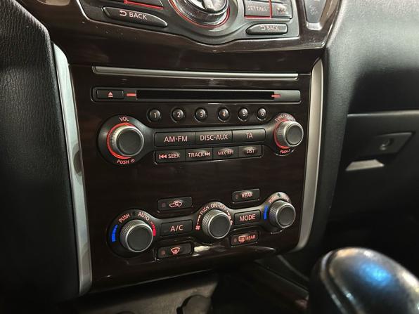 Nissan Pathfinder IV с пробегом 2015 года, цена 1 749 000 рублей, 239270 км, внедорожник, Автокод Объявления