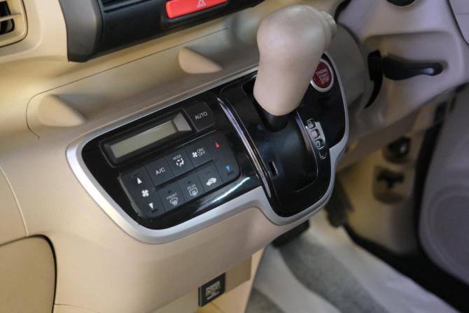 Honda N-BOX I Рестайлинг с пробегом 2016 года, цена 749 000 рублей, 139000 км, хэтчбек, Автокод Объявления