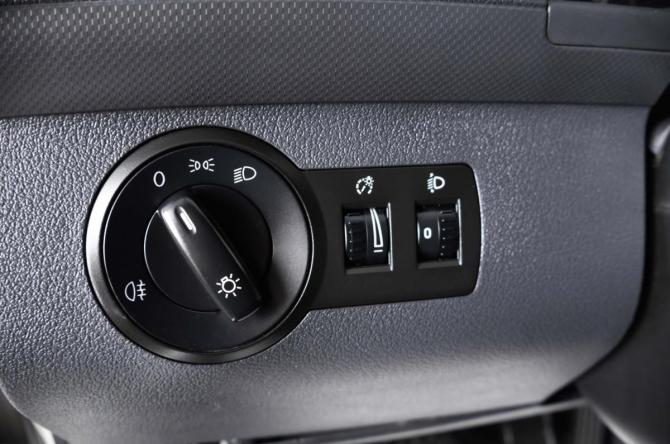 Volkswagen Caddy III Рестайлинг с пробегом 2011 года, цена 1 019 000 рублей, 288000 км, фургон, Автокод Объявления