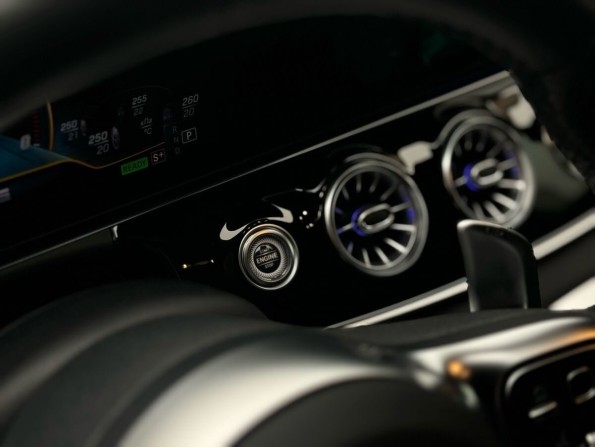 Mercedes-Benz AMG GT I Рестайлинг с пробегом 2021 года, цена 10 900 000 рублей, 15500 км, лифтбек, Автокод Объявления