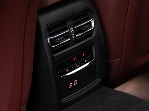 BMW 3 серии VII (G2x) Рестайлинг с пробегом 2024 года, цена 5 881 077 рублей, 18798 км, седан, Автокод Объявления