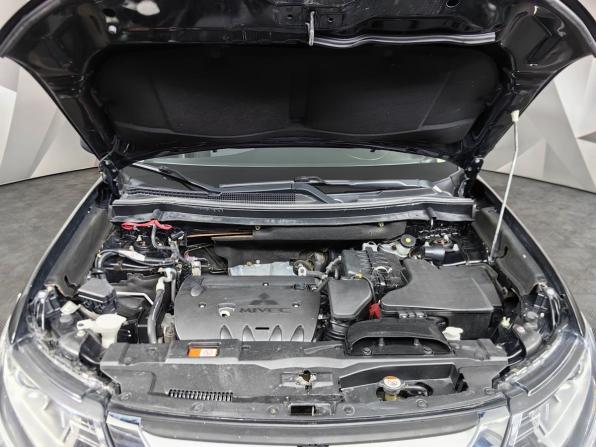 Mitsubishi Outlander III Рестайлинг 2 с пробегом 2018 года, цена 1 439 000 рублей, 175843 км, внедорожник, Автокод Объявления