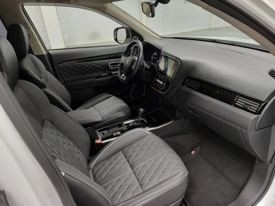 Mitsubishi Outlander III Рестайлинг 3 Казань  - изображение 13