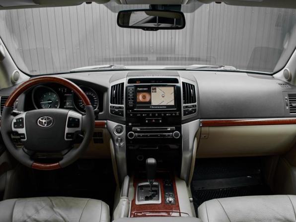 Toyota Land Cruiser 200 Series Рестайлинг 1 с пробегом 2012 года, цена 3 680 000 рублей, 235050 км, внедорожник, Автокод Объявления