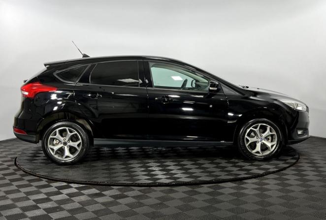 Ford Focus III Рестайлинг с пробегом 2017 года, цена 945 000 рублей, 133200 км, хэтчбек, Автокод Объявления