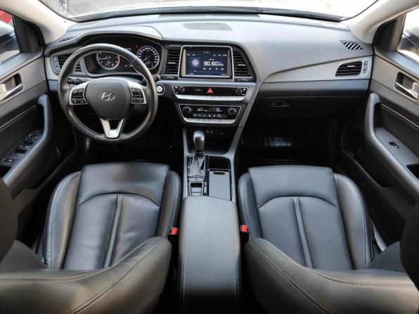 Hyundai Sonata VII (LF) Рестайлинг с пробегом 2018 года, цена 1 885 000 рублей, 122867 км, седан, Автокод Объявления