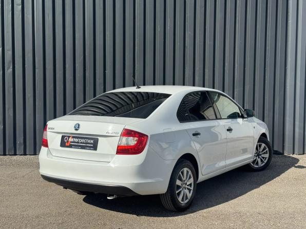 Skoda Rapid I с пробегом 2016 года, цена 935 000 рублей, 125603 км, лифтбек, Автокод Объявления