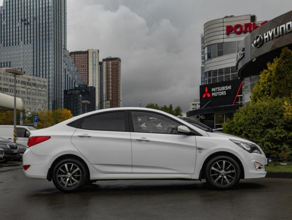 Hyundai Solaris I Рестайлинг с пробегом 2015 года, цена 1 148 000 рублей, 65184 км, седан, Автокод Объявления