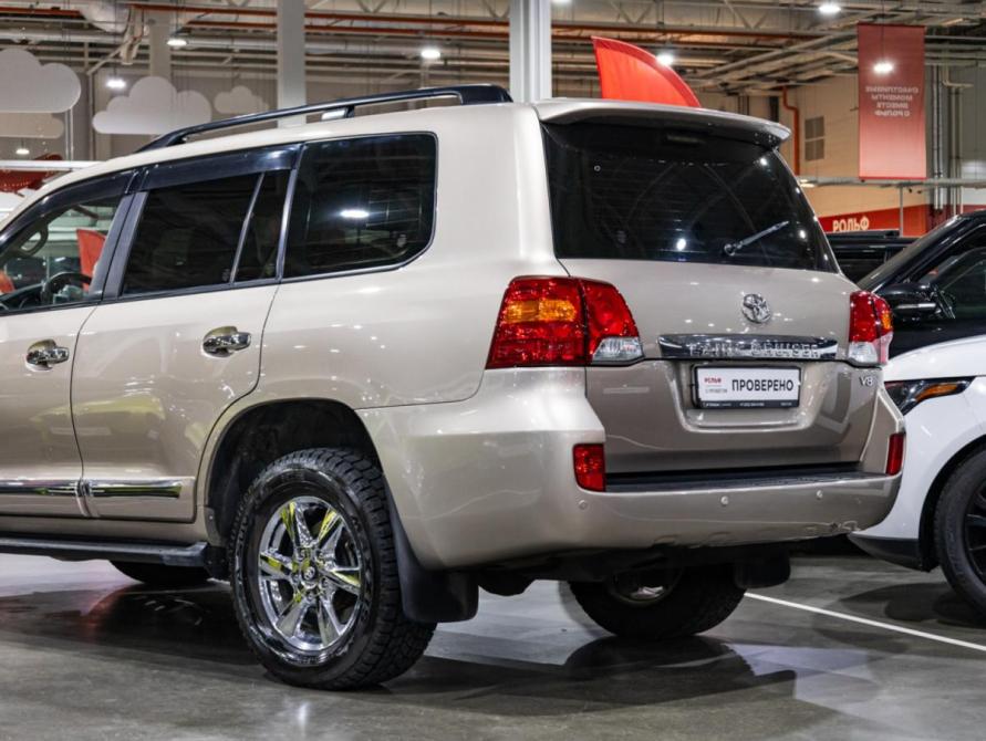 Toyota Land Cruiser 200 Series Рестайлинг 1 Санкт-Петербург  - изображение 12