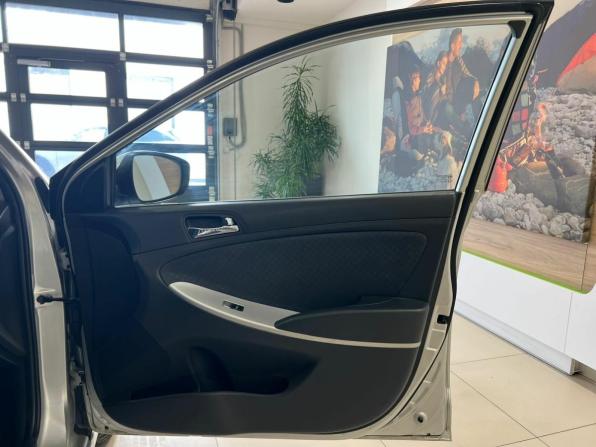Hyundai Solaris I с пробегом 2014 года, цена 565 000 рублей, 200085 км, хэтчбек, Автокод Объявления