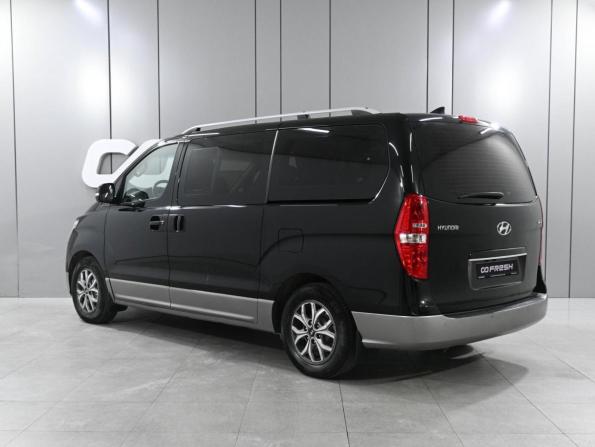 Hyundai H-1 II Рестайлинг 2 с пробегом 2019 года, цена 2 799 000 рублей, 148355 км, минивэн, Автокод Объявления