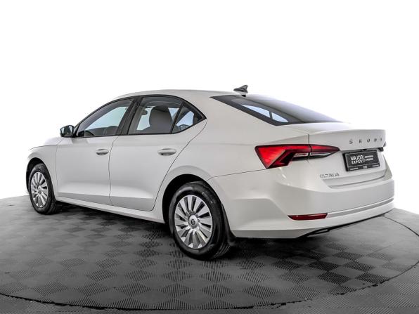 Skoda Octavia IV (A8) с пробегом 2021 года, цена 2 400 000 рублей, 69993 км, лифтбек, Автокод Объявления