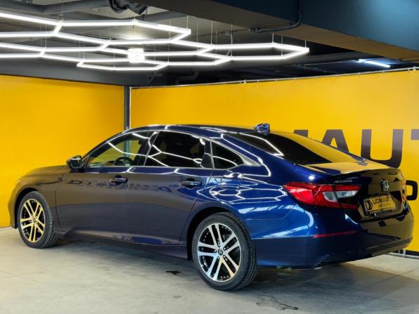 Honda Accord X с пробегом 2019 года, цена 2 149 000 рублей, 97000 км, седан, Автокод Объявления