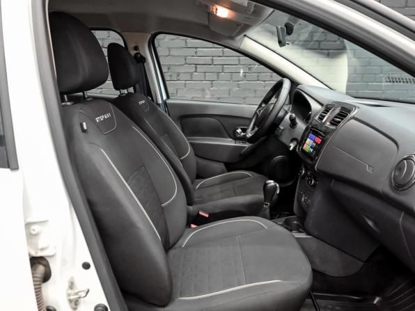 Renault Sandero II Рестайлинг с пробегом 2020 года, цена 1 300 000 рублей, 76514 км, хэтчбек, Автокод Объявления