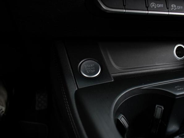 Audi A4 V (B9) с пробегом 2016 года, цена 2 150 000 рублей, 180604 км, седан, Автокод Объявления