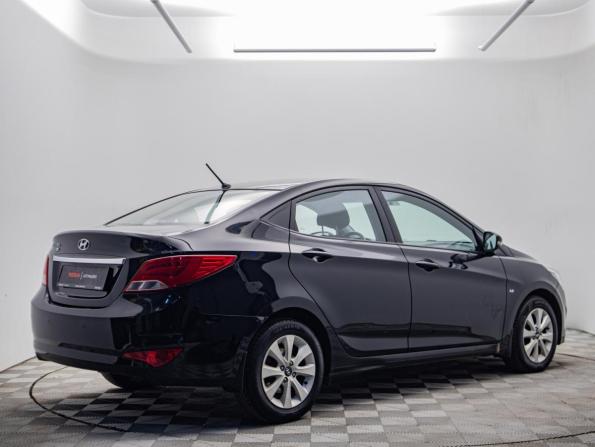 Hyundai Solaris I Рестайлинг с пробегом 2016 года, цена 1 015 000 рублей, 156794 км, седан, Автокод Объявления
