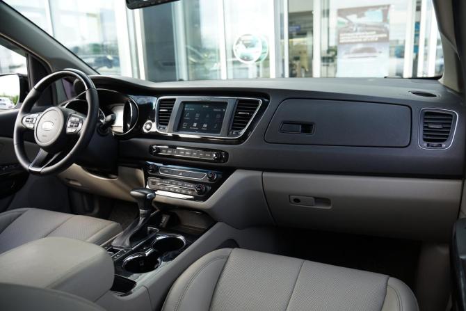 Kia Carnival III с пробегом 2018 года, цена 2 985 000 рублей, 138750 км, минивэн, Автокод Объявления