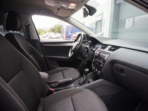 Skoda Octavia III (A7) Рестайлинг с пробегом 2017 года, цена 843 000 рублей, 338208 км, лифтбек, Автокод Объявления