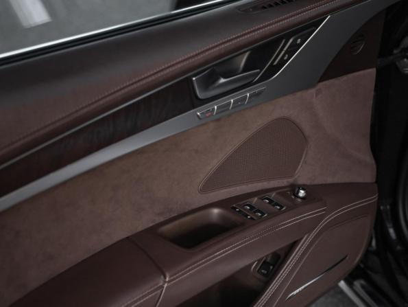 Audi A8 III (D4) с пробегом 2011 года, цена 1 990 000 рублей, 402351 км, седан, Автокод Объявления
