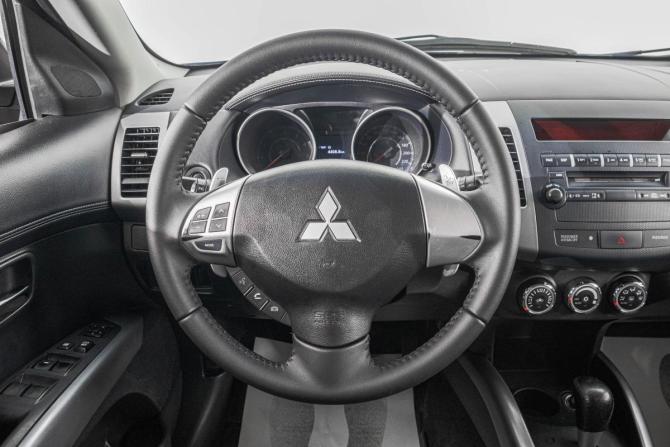 Mitsubishi Outlander II Рестайлинг с пробегом 2011 года, цена 1 249 000 рублей, 296200 км, внедорожник, Автокод Объявления