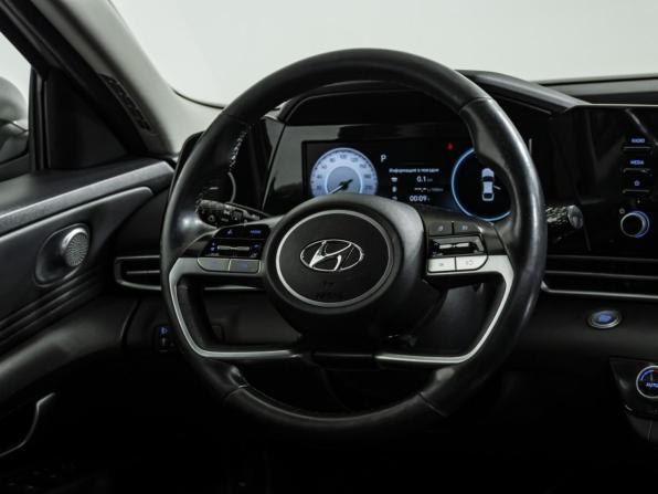 Hyundai Elantra VII (CN7) с пробегом 2021 года, цена 1 879 000 рублей, 104000 км, седан, Автокод Объявления