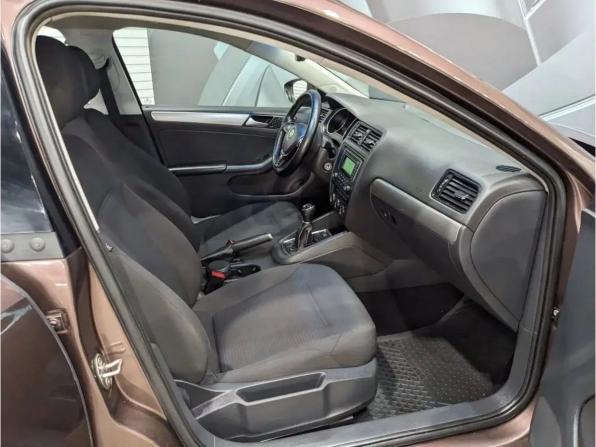 Volkswagen Jetta VI Рестайлинг с пробегом 2014 года, цена 850 000 рублей, 246000 км, седан, Автокод Объявления