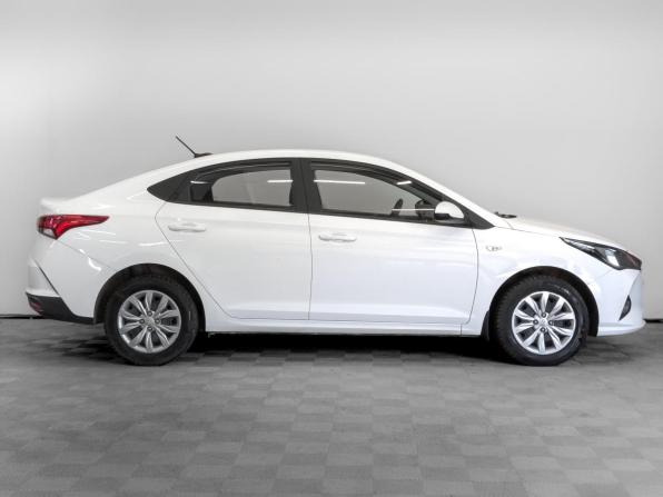 Hyundai Solaris II Рестайлинг с пробегом 2022 года, цена 1 615 000 рублей, 83964 км, седан, Автокод Объявления